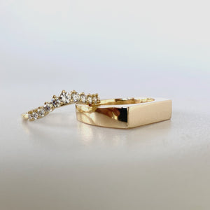 gents Signet Band in 9ct Yellow Gold as well as an 18ct yellow gold eternity band with 11 Graduated Diamonds claw set.