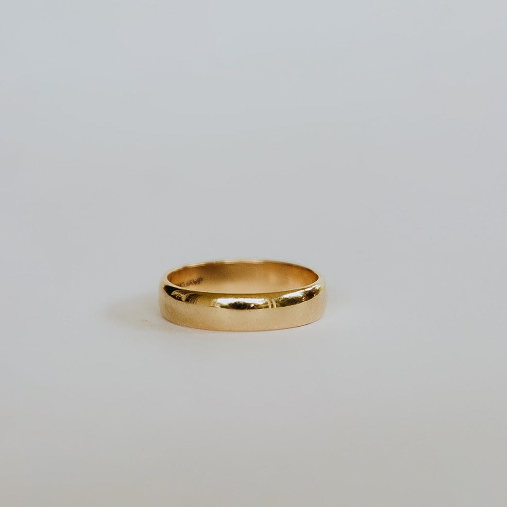  gents 9ct yellow gold  wedding band